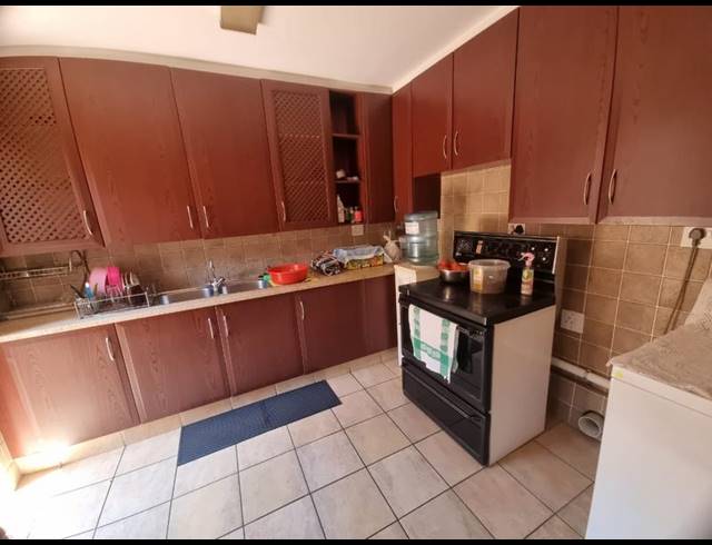 6 BEDROOM HOUSE FOR SALE IN BRACKENDOWNS